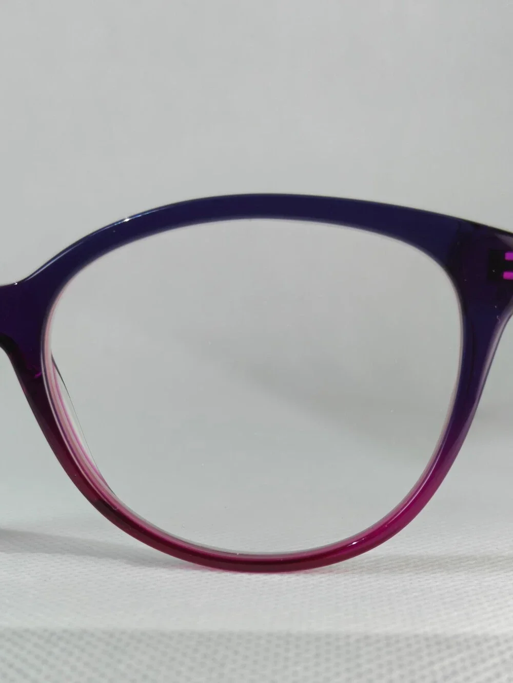 Pursuit. Oval Women's Acetate.